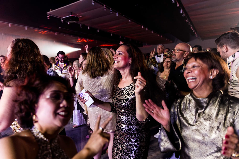Personer som dansar på ett event